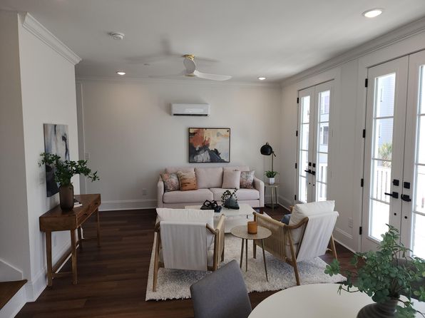 charleston-south-carolina-441873892 picture