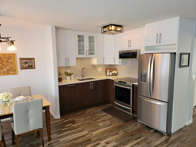 Bayfield Cres — Photo 1