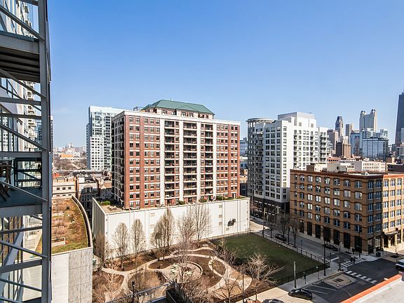 5th image of 653 N Kingsbury St APT 1007