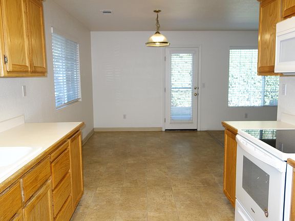 4th image of 436 Morales Ct