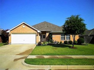 309 Angela Dr, Burleson, TX 76028