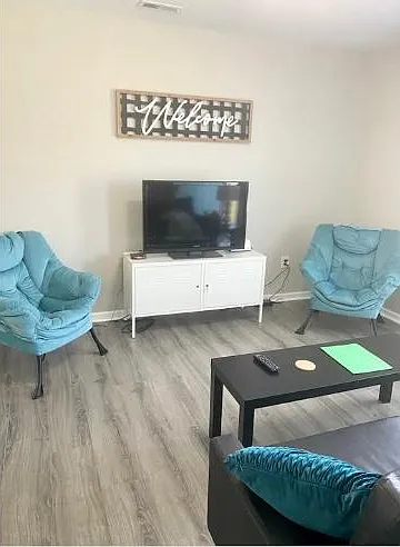 2 bed, 768 sqft, $2,700 — Photo 4