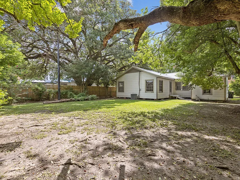510 Wilson St — Photo 23