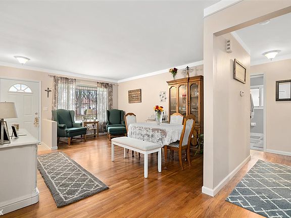 3rd image of 9017 Hensley Dr