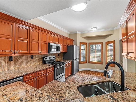 4th image of 9024 W Flagler St APT 3