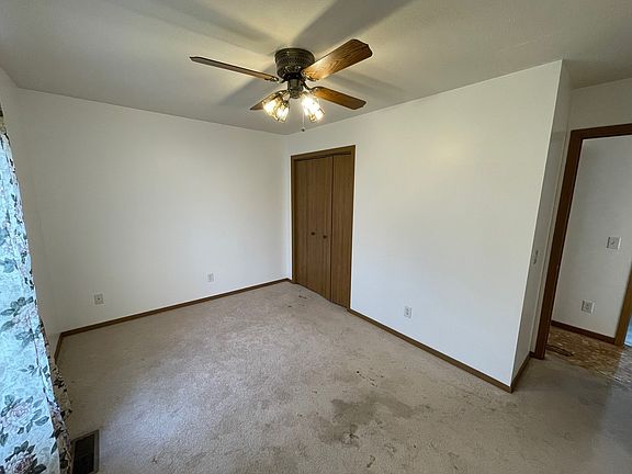 4th image of 608 E Madison St