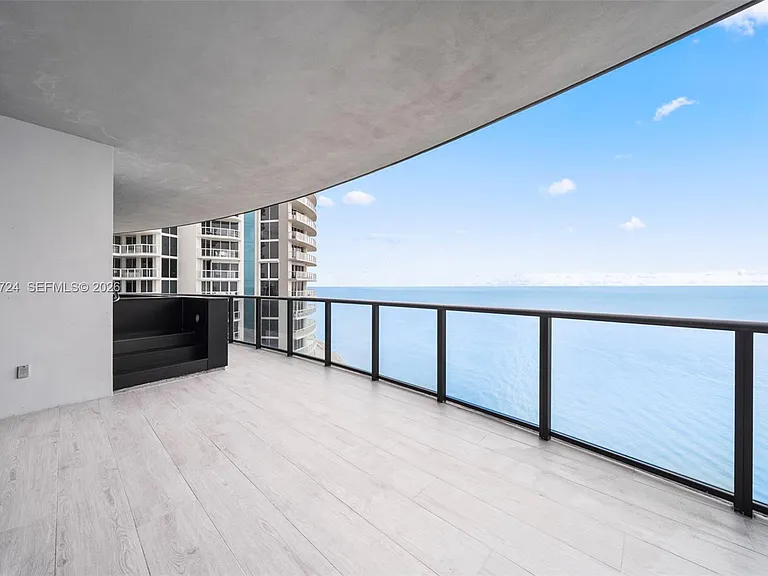 18555 Collins Ave #2105 — Photo 18
