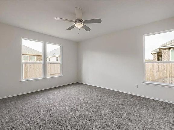 4th image of 1033 Plano Ln