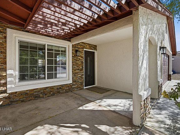 4th image of 1691 Emerald Dr