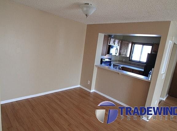 3rd image of 2082 Pathways Dr #6