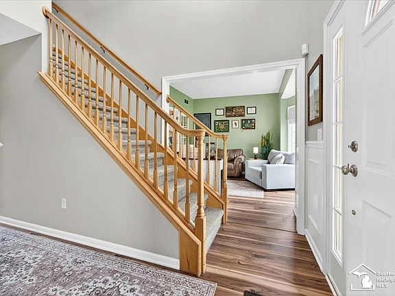4th image of 762 Valmont Dr