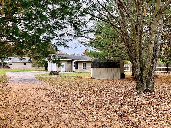 3rd image of Hickory Dr