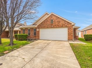 2932 Milby Oaks Dr, Fort Worth, TX 76244