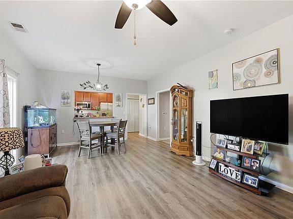 5th image of 2526 Leytonstone Dr