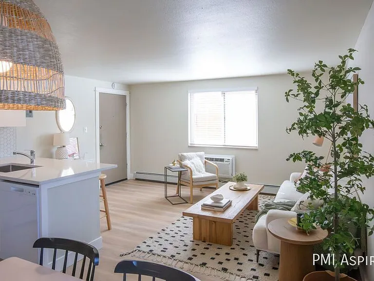 1335 N Gaylord St #306 — Photo 6