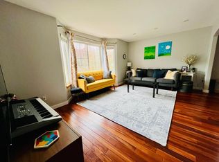 9046 Mary Ave NW #A, Seattle, WA 98117