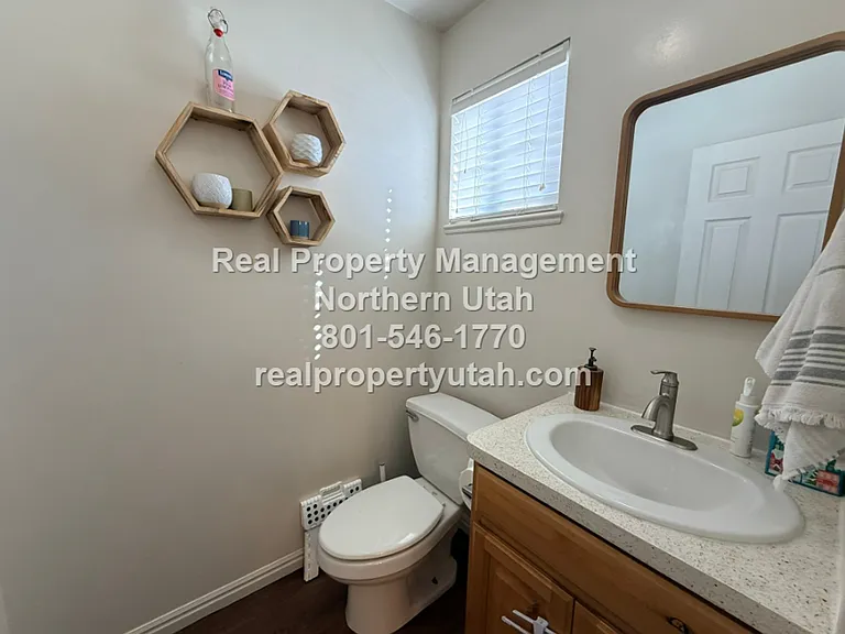 1241 E 6125 S — Photo 10