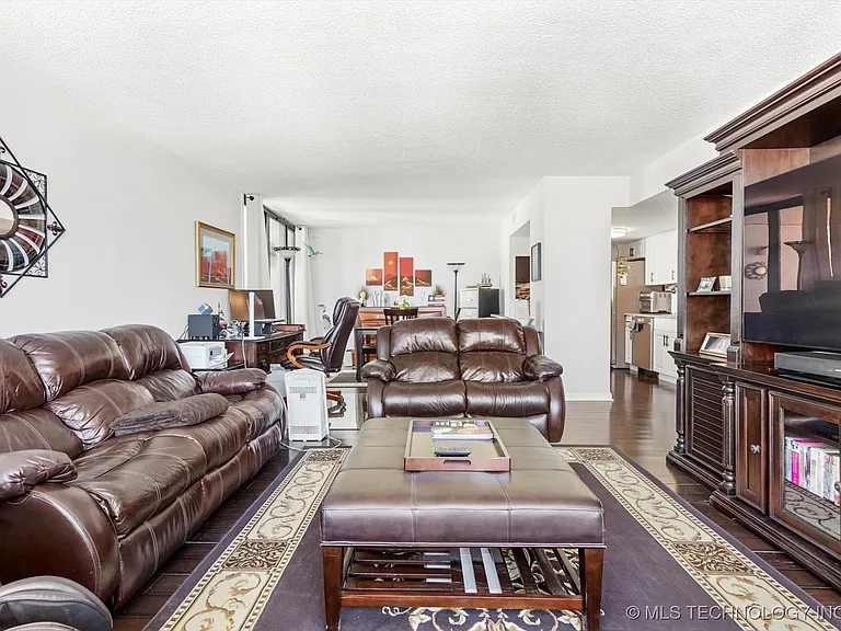 410 W 7th St #1023 — Photo 7
