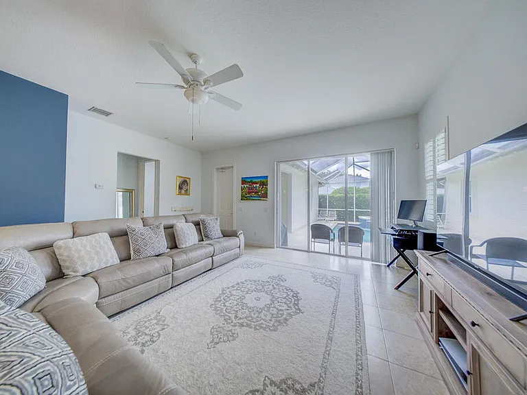 3346 Josephine St — Photo 14