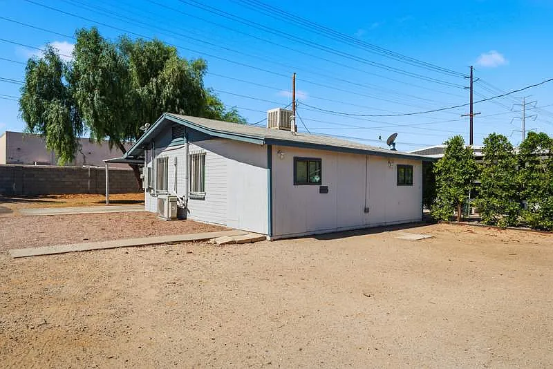 1 bed, 1.0 bath, 560 sqft, $1,000 — Photo 2