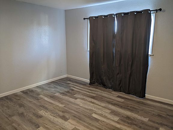 3rd image of 3046 Amherst Dr #5