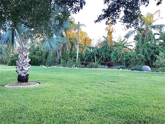 5th image of 9111 Regents Park Dr