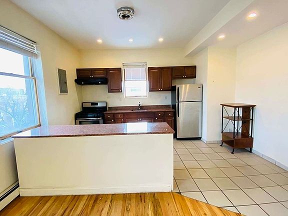 4th image of 35-20 Ditmars Blvd #3A