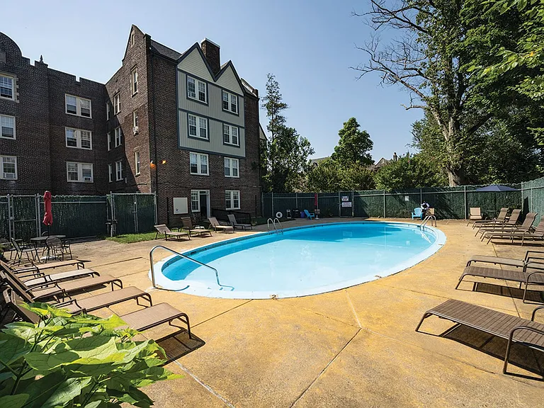 Upsal Gardens Apartments- Beautiful historical building with breathtaking charm! — Photo 50