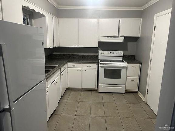5th image of 711 W Gore Ave