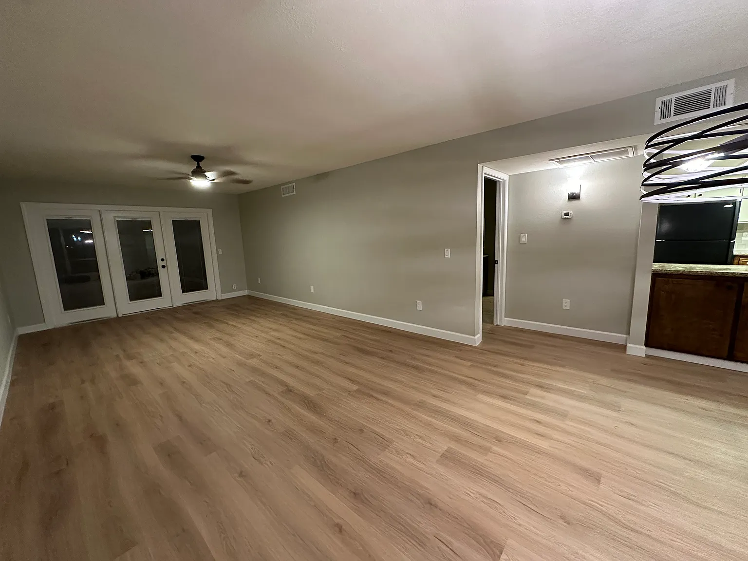 3 bed, 1368 sqft, $2,280 — Photo 2