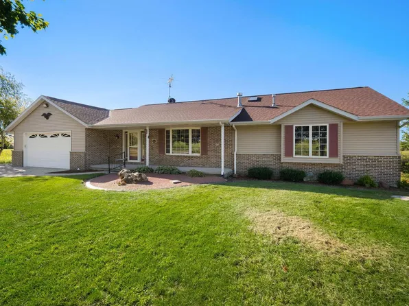 5143 Sunset DRIVE, Kewaskum, WI 53040