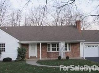 10 Greene Way, Oakland, NJ 07436