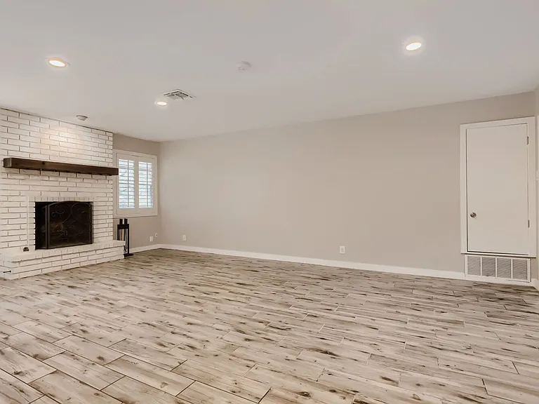 715 Fabulous Dr — Photo 6
