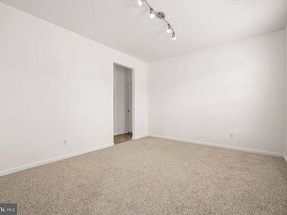 5th image of 2 Waterford Ln