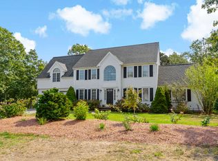 1 Lichen Ln, Forestdale, MA 02644