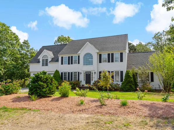 1 Lichen Lane, Forestdale, MA 02644