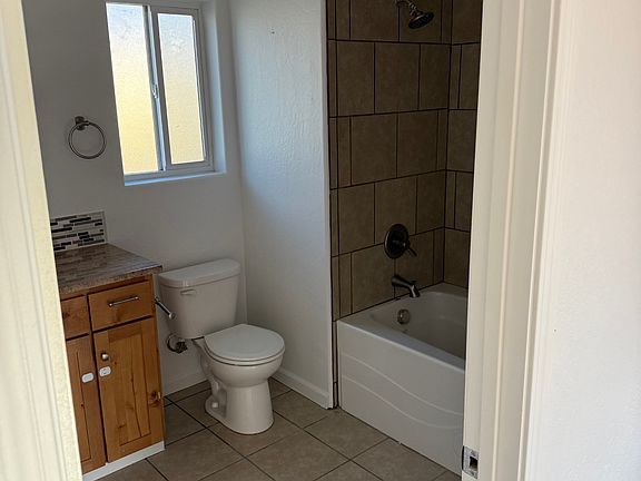 4th image of 710 Beekman Ave #712