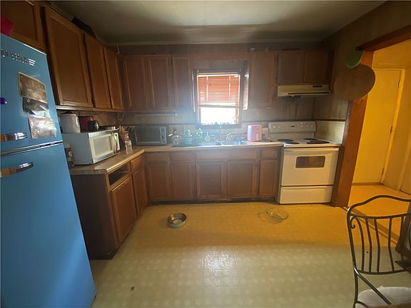 4th image of 403 Garnsey St