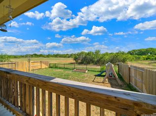309 Middle Green Loop, Floresville, TX 78114