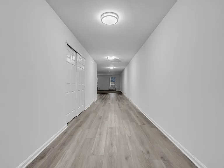 Riverside Apartments — Photo 5
