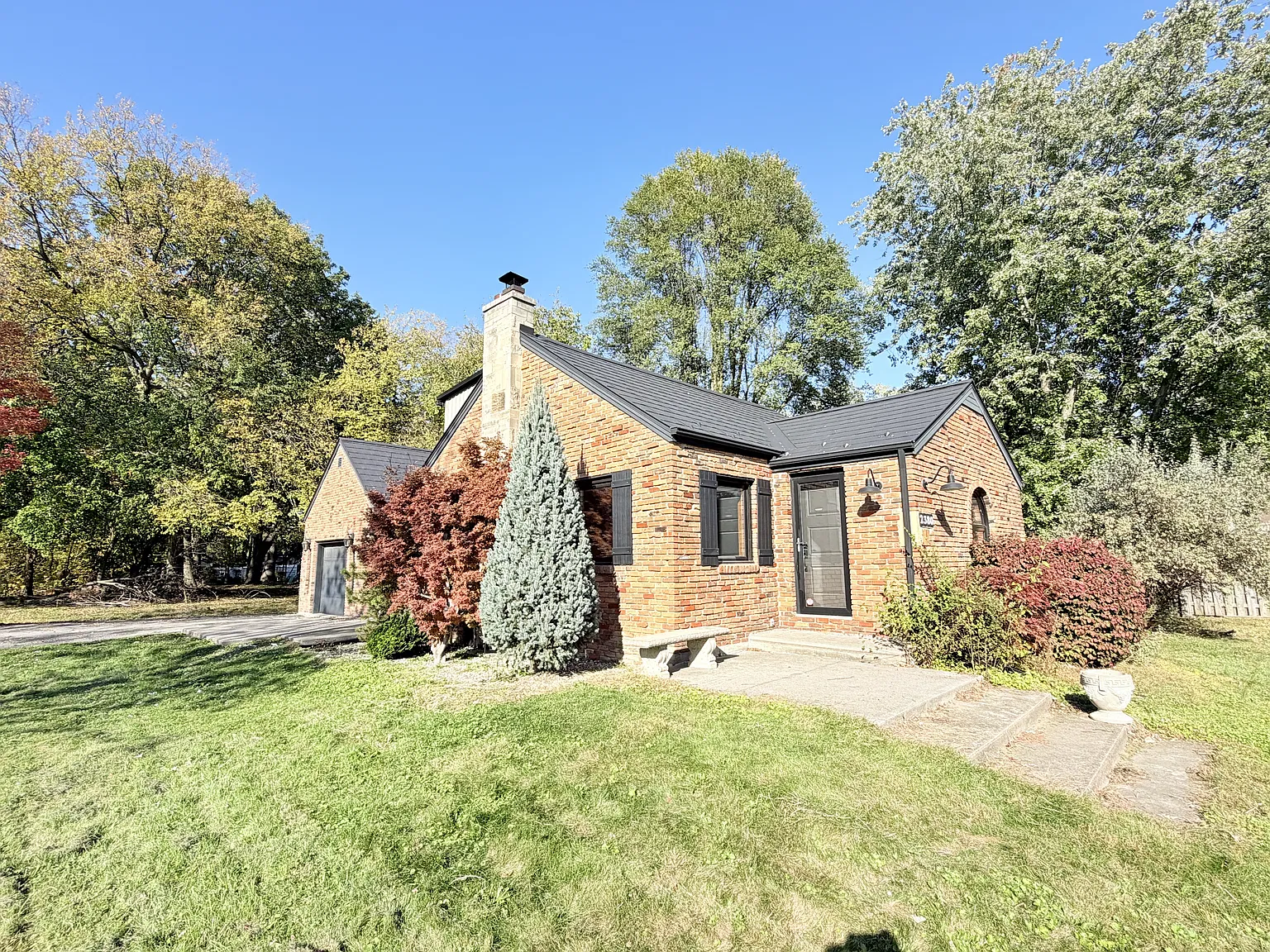 2 bed, $2,300 — Photo 3