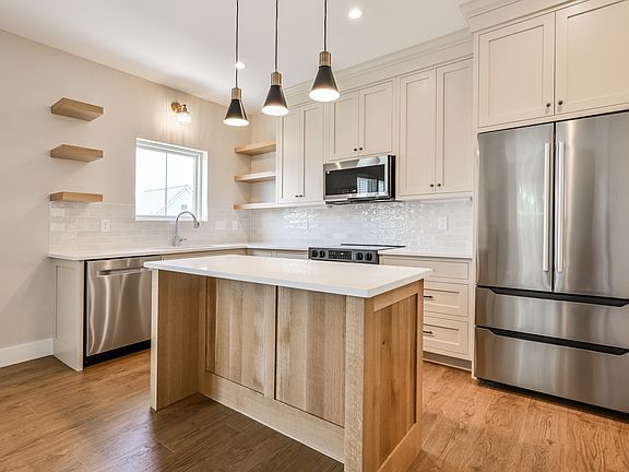 Brand new kitchen with stainless steel appliances!