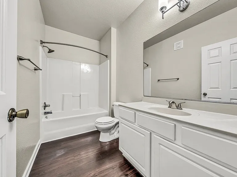 Enclave Apartments — Photo 17
