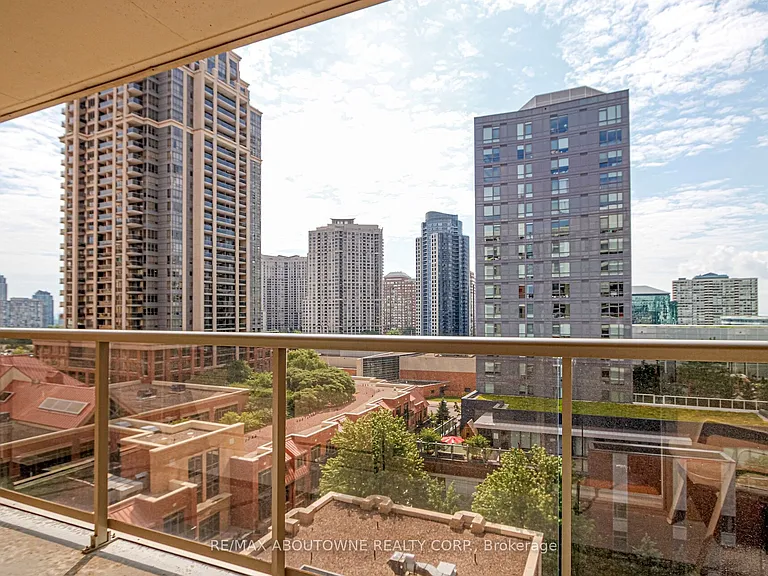 350 Princess Royal Dr #1002 — Photo 32