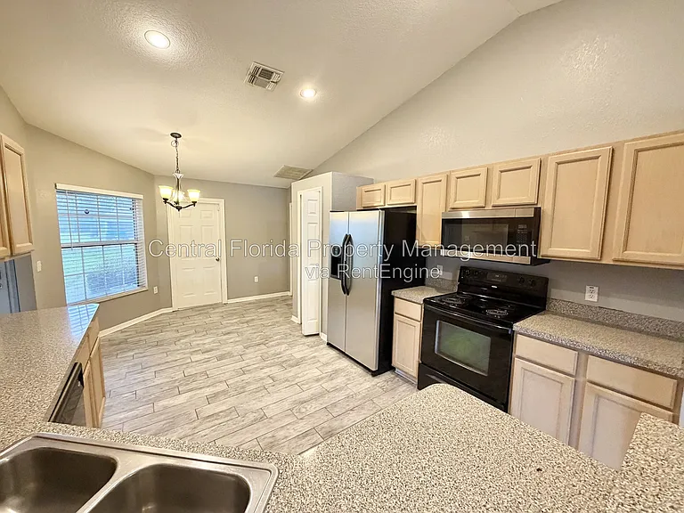 3805 Springlake Village Ct — Photo 5