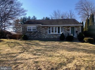 2702 Carrell Ln, Willow Grove, PA 19090