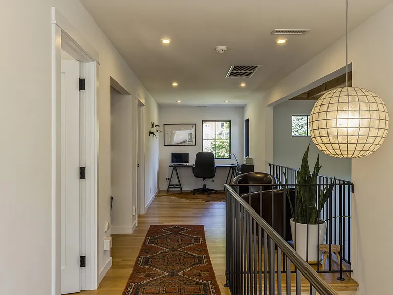 2 Monument Ln — Photo 14