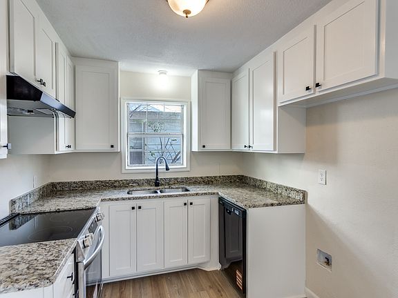 4th image of 4129 S Henderson St