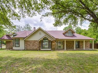 606 E Market St, Mabank, TX 75147