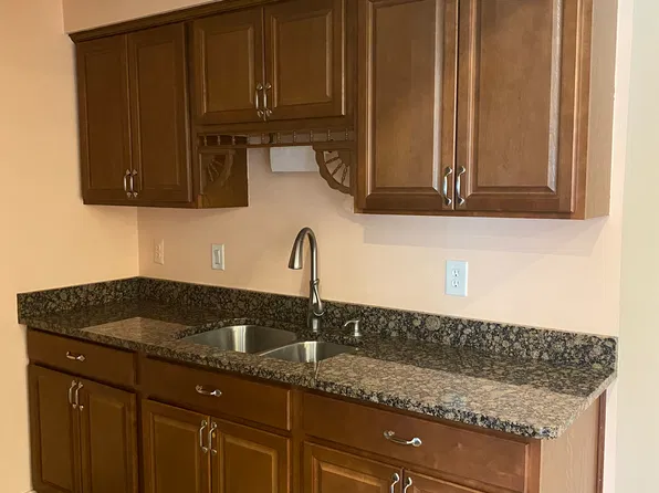43284 Mound Rd APT 404, Sterling Heights, MI 48314